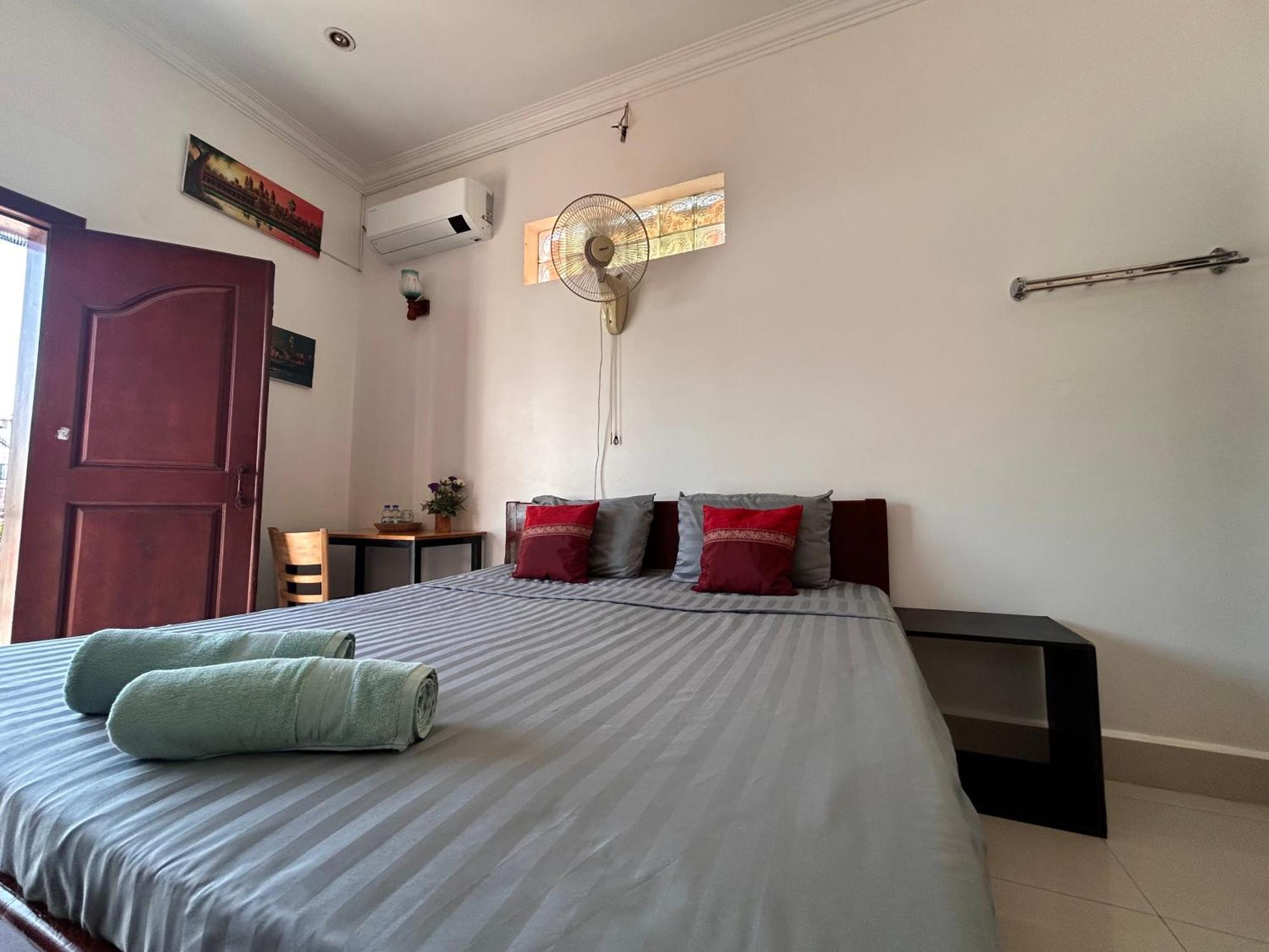 Bed & Bedzzz Vandrarhem Siem Reap Exteriör bild